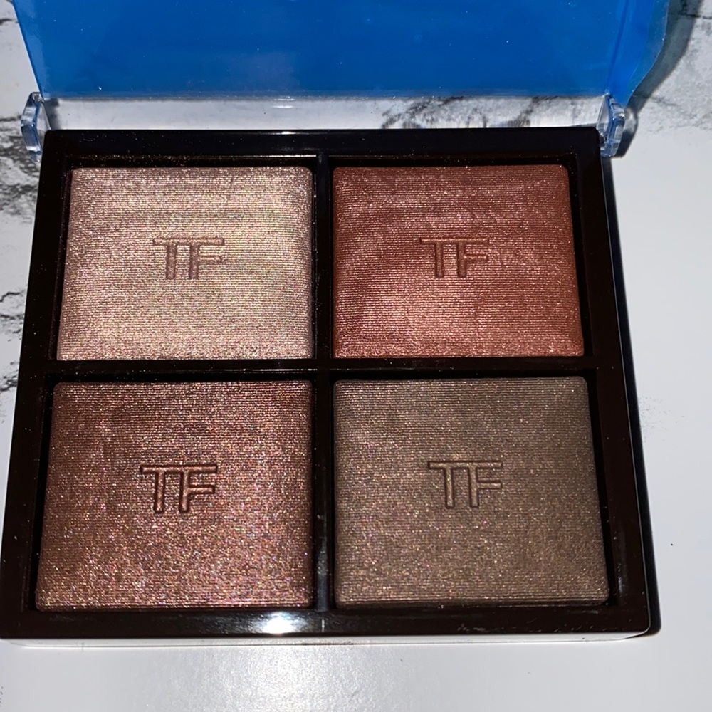 NWOB Tom Ford eyeshadow: Body Heat
No compact, sold in pan 
Never used, no box